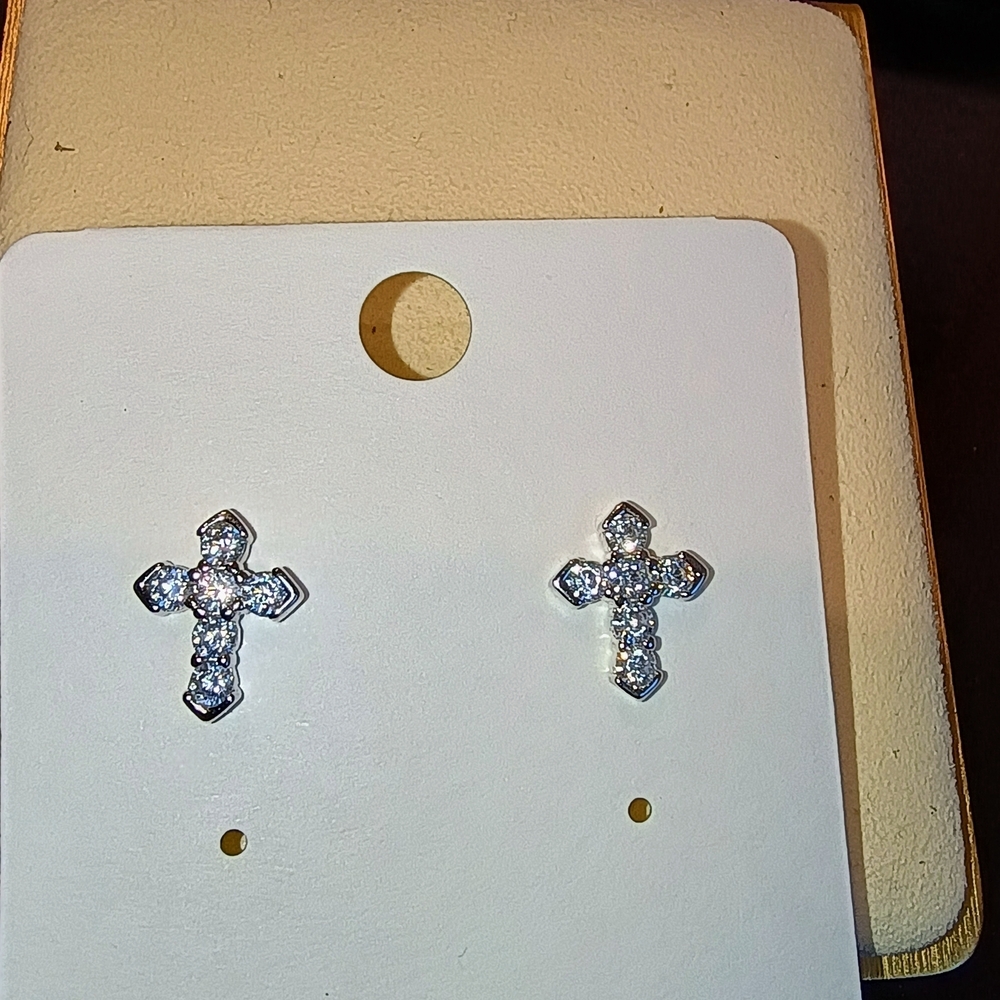 Elegant Silver Cross Earrings Moissanite - Picture 8 of 16